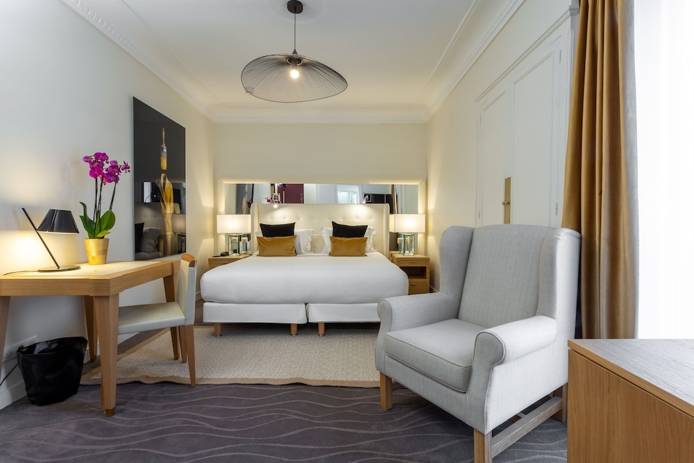 Hotel Camille Paris Gare de Lyon, Tapestry Collection by Hilton
