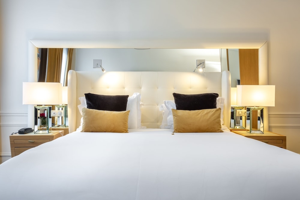 Hotel Camille Paris Gare de Lyon, Tapestry Collection by Hilton